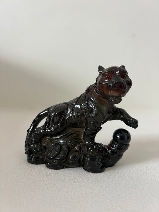 Figurine L